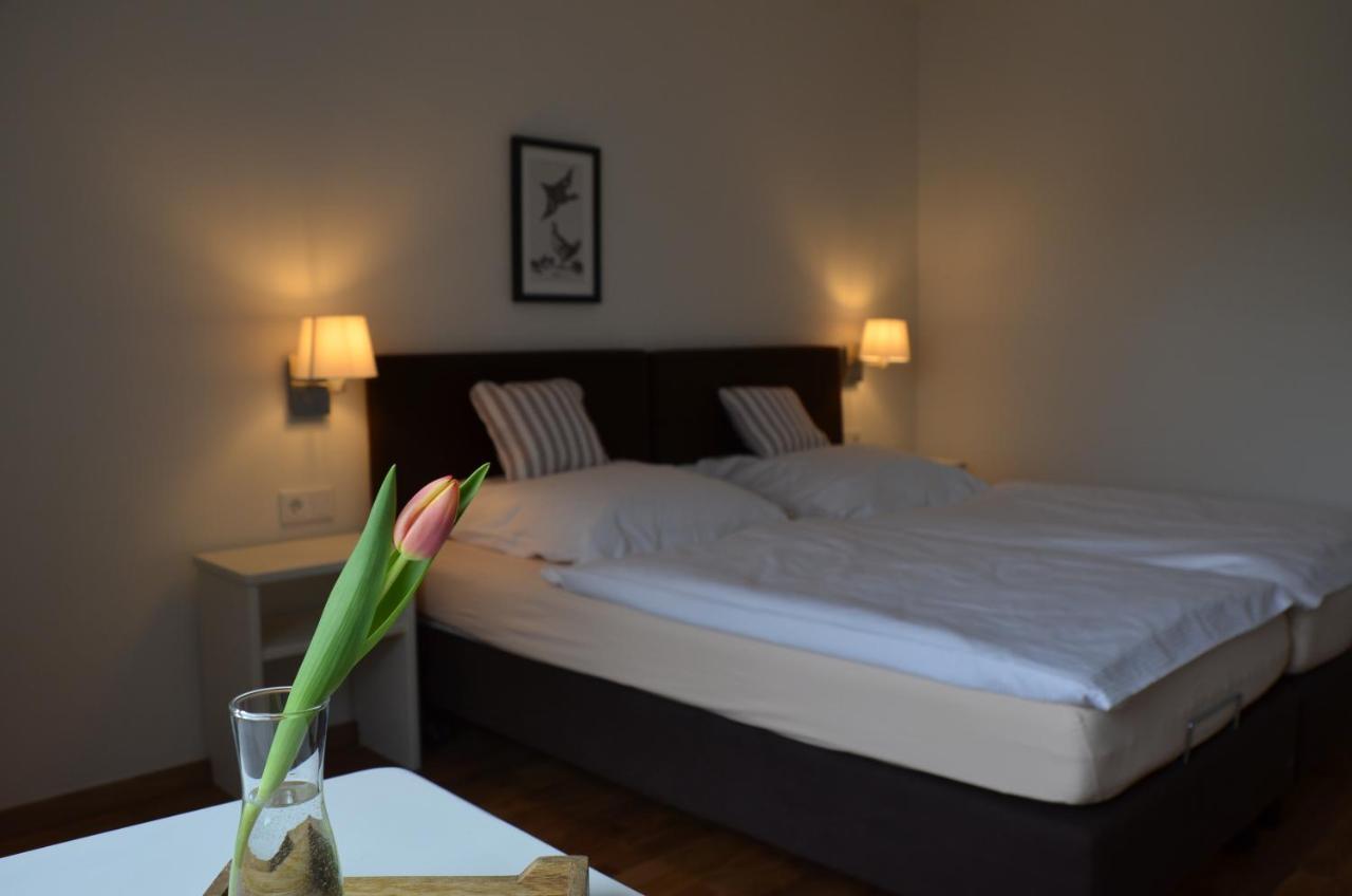 Weingut Erbes-Henn Hotell Ürzig Exteriör bild
